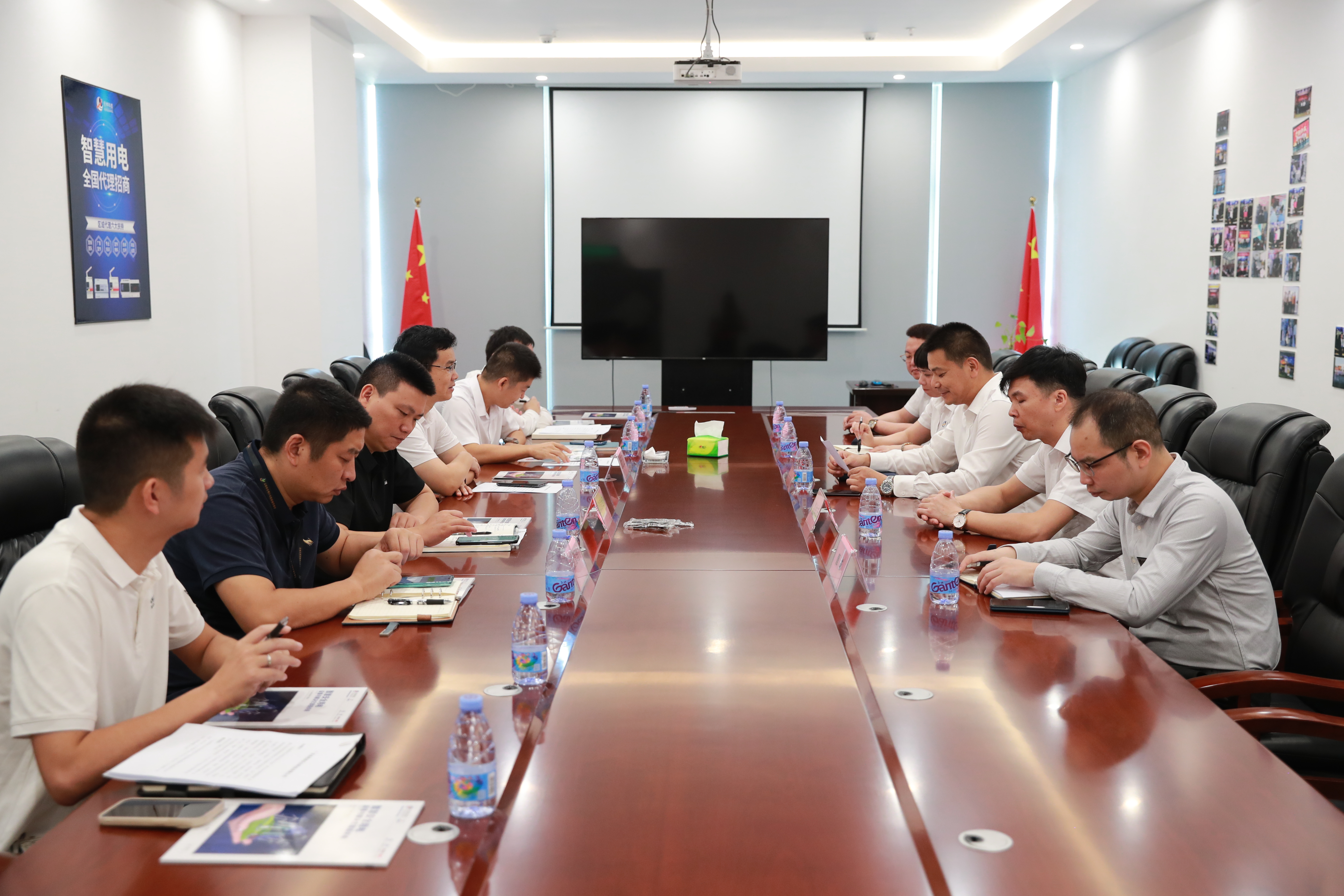 深圳市光明区凤凰街道党工委领导走访珩祥科技